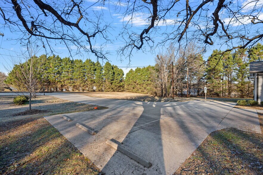 More Photos Of 247 Unionville Indian Trail Rd W, Indian Trail Office Residential For Sale
