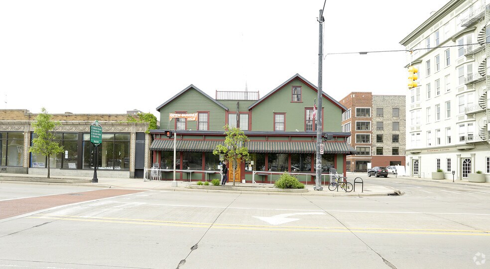 More Photos Of 136 E Fulton St, Grand Rapids Restaurant For Lease