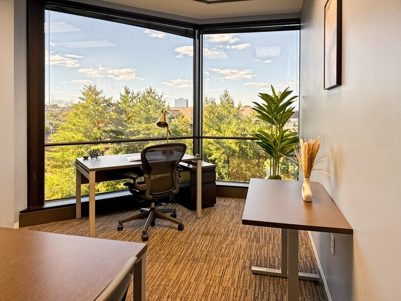 More Photos Of 110 E Broward Blvd, Fort Lauderdale Office Residential For Lease