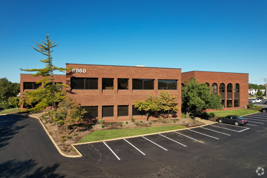 Primary Photo Of 8860-8866 Ladue Rd, Ladue Office For Lease