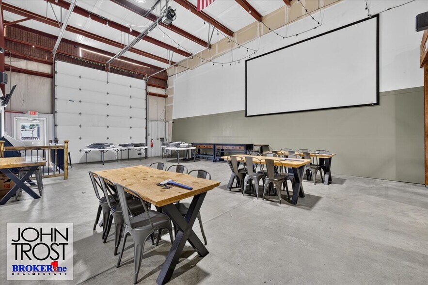 More Photos Of 801 N Center St, Casper Freestanding For Sale