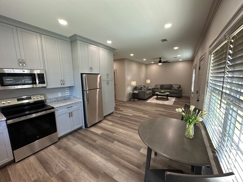 More Photos Of 240 Sunset Cir, Moultrie Apartments For Sale