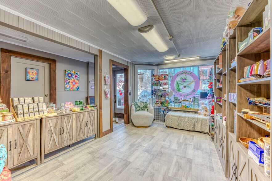 More Photos Of 98 Main St, Lancaster Apartments For Sale