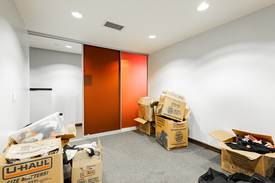 More Photos Of 714 S 4th St, Las Vegas Medical For Sale