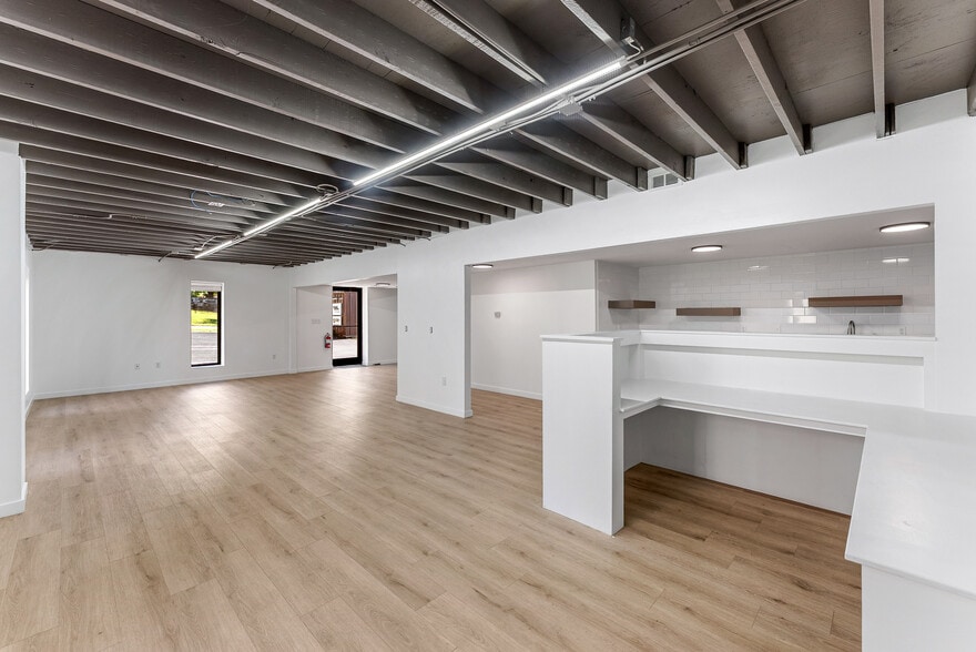 More Photos Of 967 Wray St, Knoxville Office For Sale