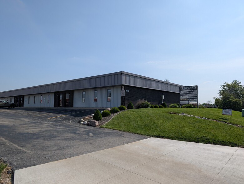 More Photos Of 1605 W Candletree Dr, Peoria Office For Lease