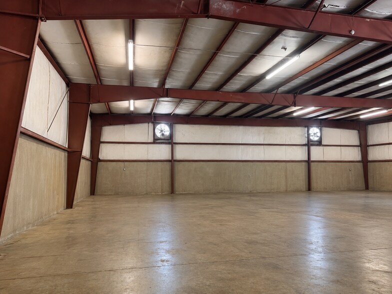 More Photos Of 3409 Industrial Dr, North Little Rock Warehouse For Lease