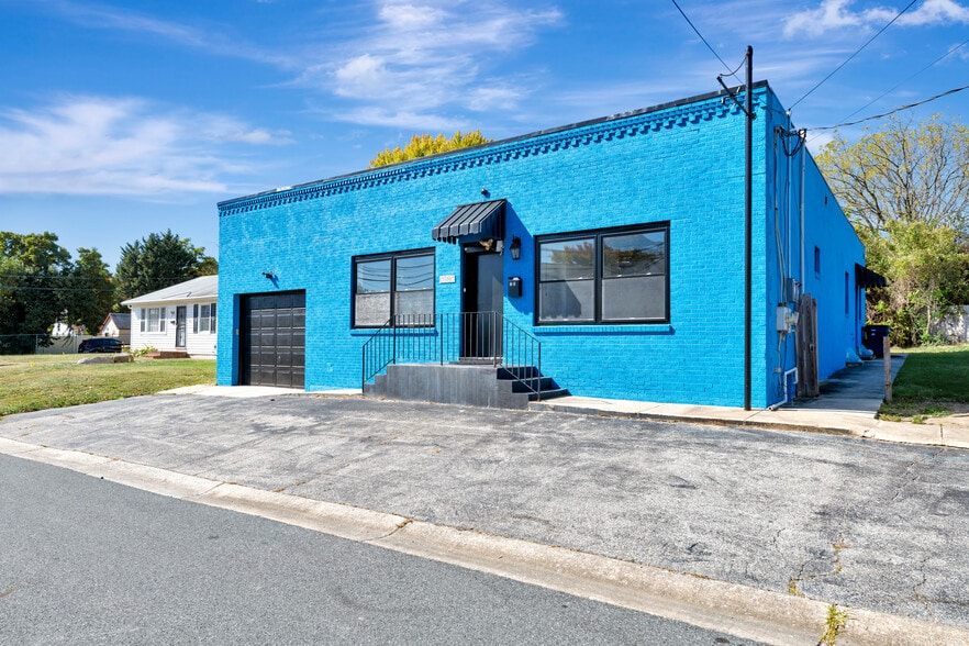 More Photos Of 2107 Harrison Ave, Wilmington Light Distribution For Sale