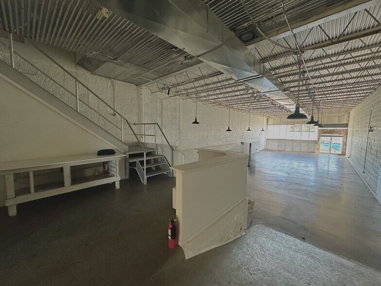 More Photos Of 1714 Holmes St, Kansas City Office For Lease