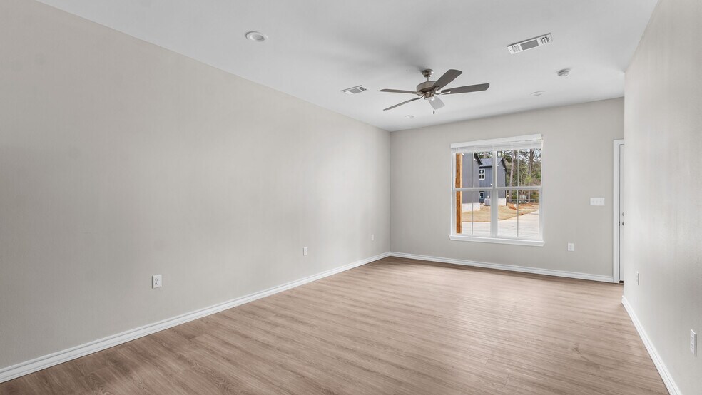 More Photos Of 6702 University Ave, Texarkana Apartments For Sale