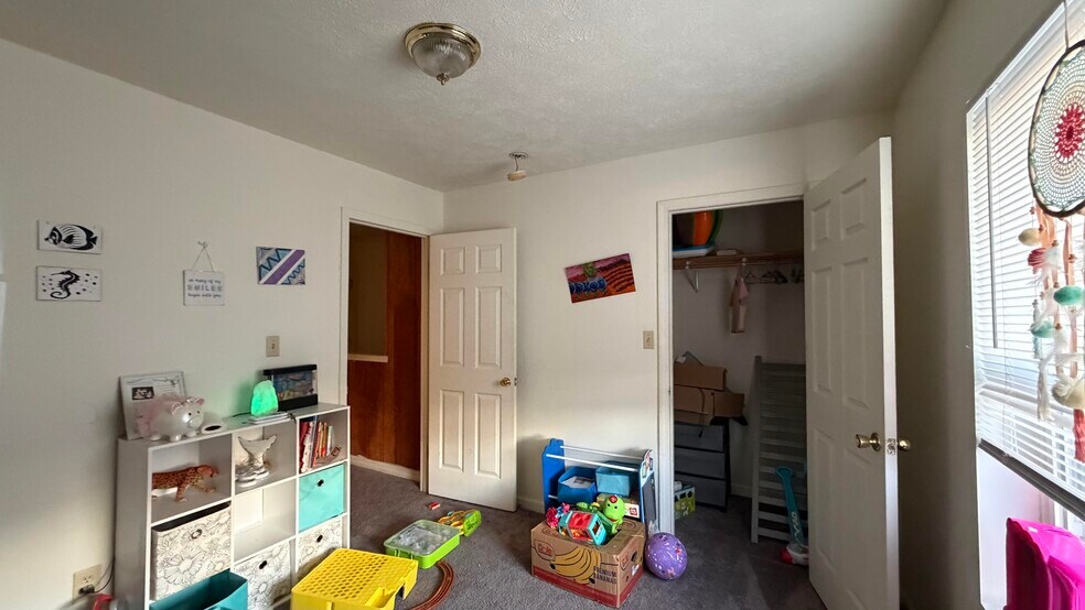 More Photos Of 710 W College St, Carbondale Multifamily For Sale