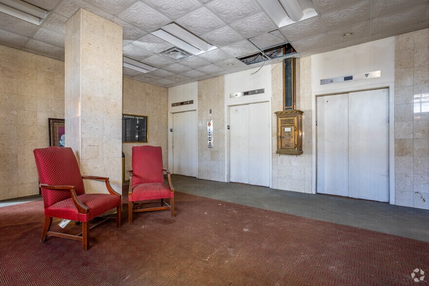 More Photos Of 401 11th St, Huntington Unknown For Sale