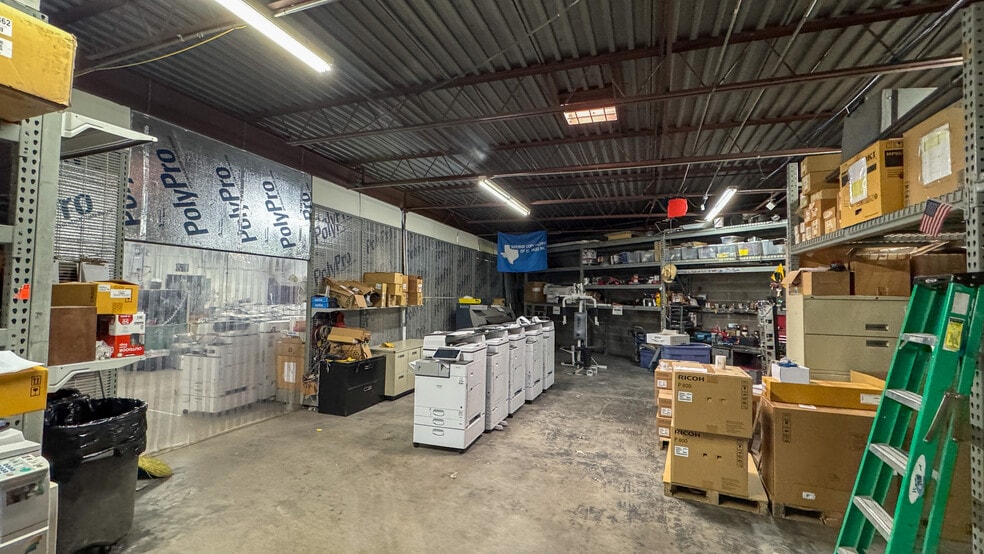 More Photos Of 2001 Grant Ave, El Paso Manufacturing For Sale