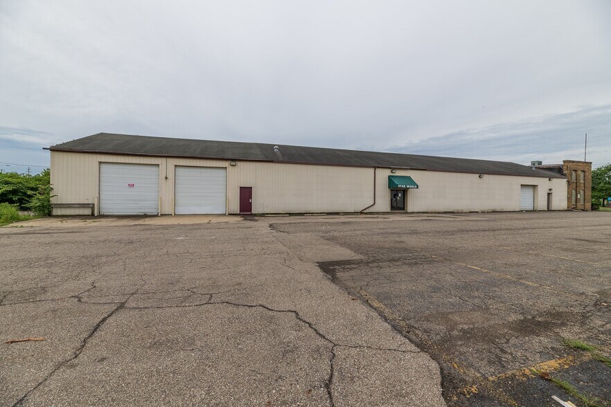 More Photos Of 412 Harrison St, Kalamazoo Freestanding For Lease