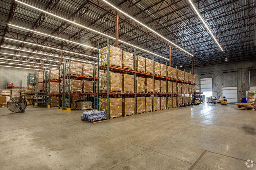 More Photos Of 5035 W Hillsborough Ave, Tampa Warehouse For Lease