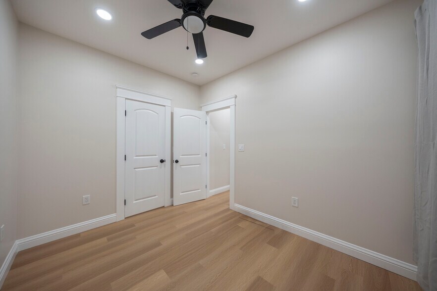 More Photos Of 1820 E 2nd St, Long Beach Apartments For Sale