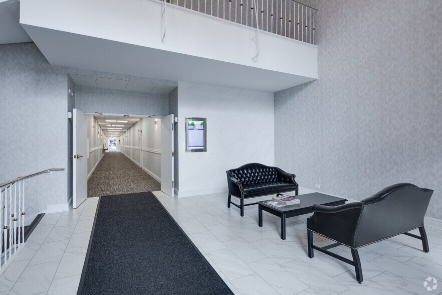 More Photos Of 15 Spinning Wheel Rd, Hinsdale Unknown For Lease