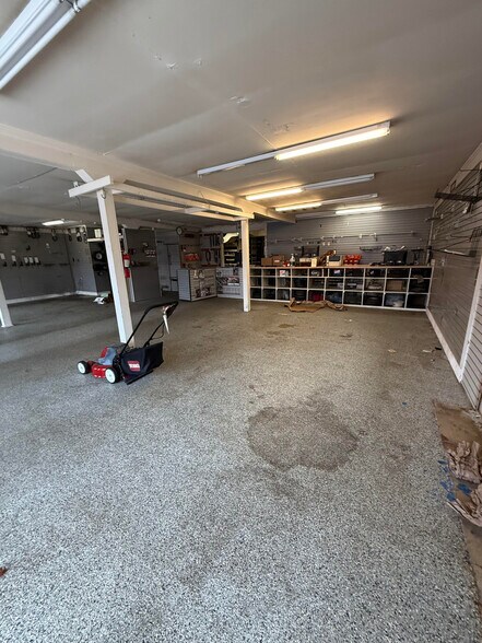 More Photos Of 3030 Crain Hwy, Upper Marlboro Auto Dealership For Sale