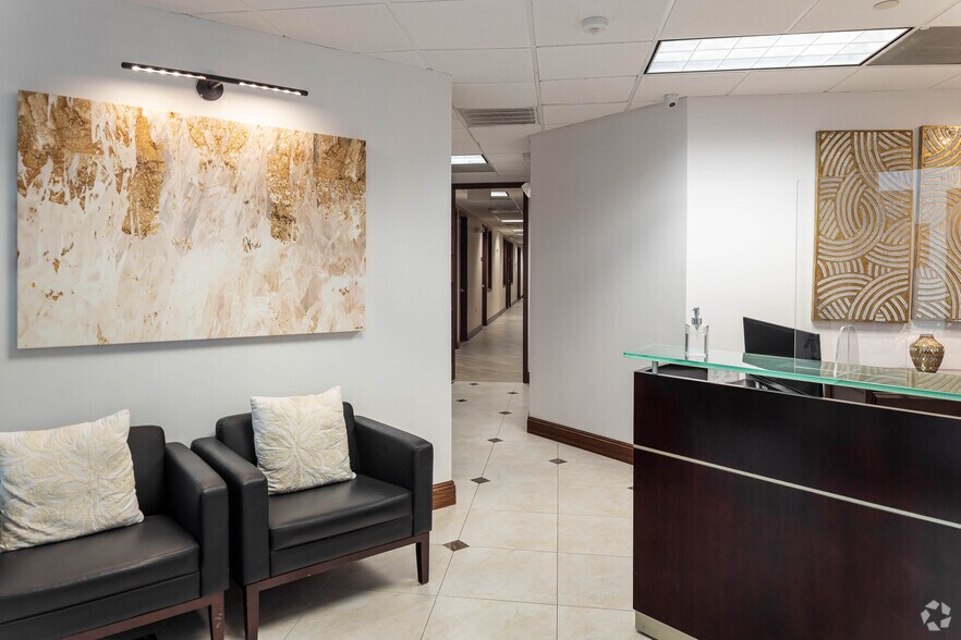 More Photos Of 7777 Glades Rd, Boca Raton Office For Lease