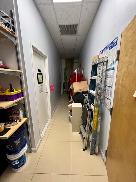 More Photos Of 42 Worcester St, Natick Freestanding For Lease