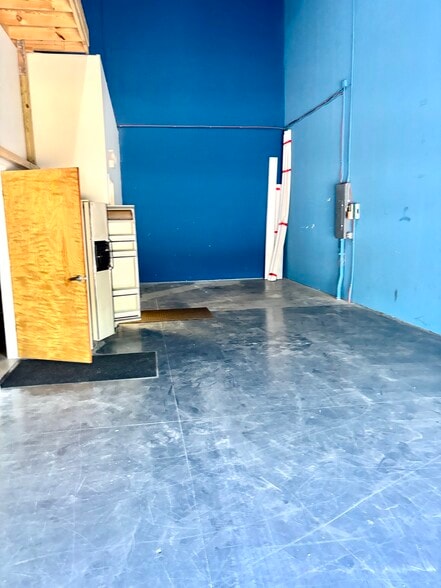 More Photos Of 4188 Westroads Dr, Riviera Beach Warehouse For Sale