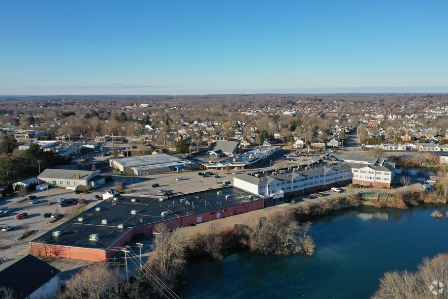 More Photos Of 114-116 Granite St, Westerly Apartments For Lease