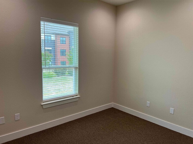 More Photos Of 2951 FM 1460, Georgetown Office For Sale