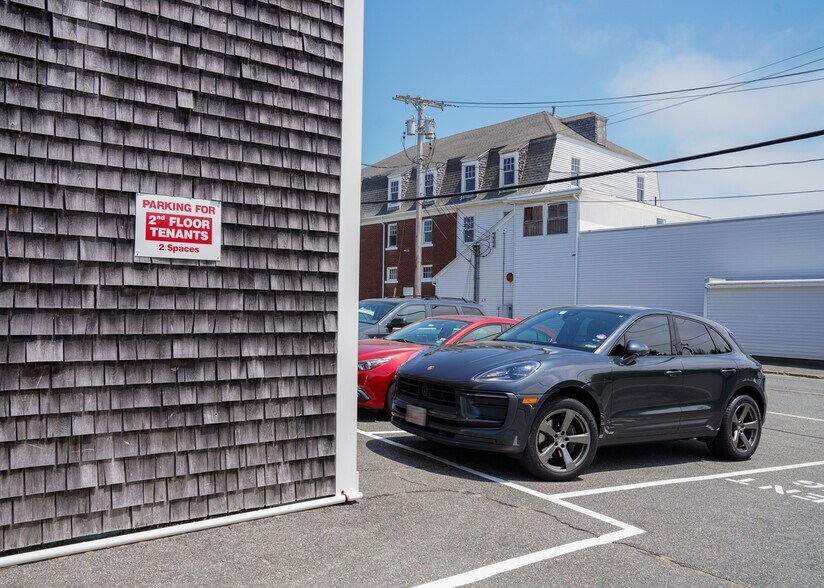More Photos Of 199 Main St, Falmouth Storefront For Sale
