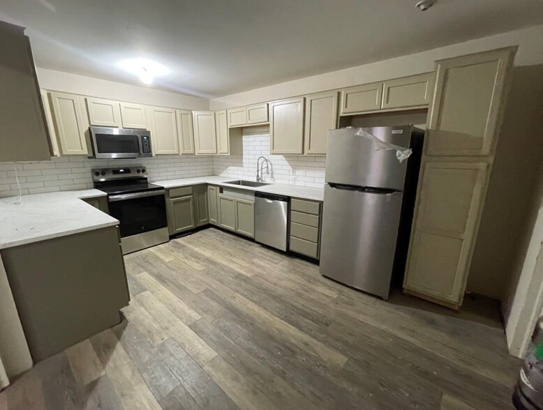 More Photos Of 410 W Chickasha Ave, Chickasha Storefront For Sale