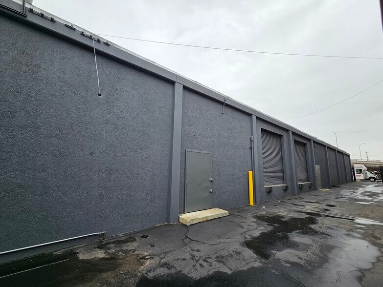 More Photos Of 1800 E 16th St, Los Angeles Warehouse For Lease