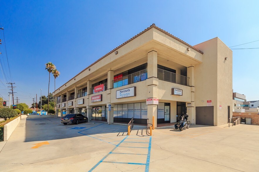 More Photos Of 22156 Sherman Way, Canoga Park Medical For Lease