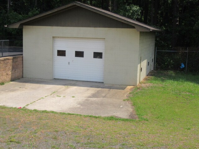 More Photos Of 2111 S Horner Blvd, Sanford Auto Dealership For Lease