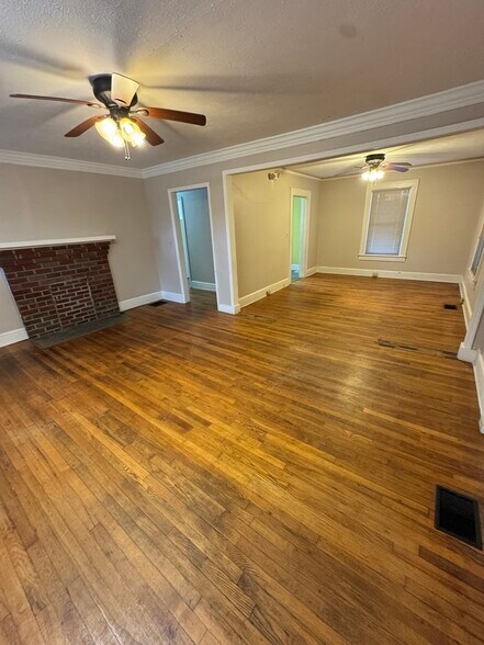 More Photos Of 4003 Old Buncombe Rd, Greenville Office Residential For Sale