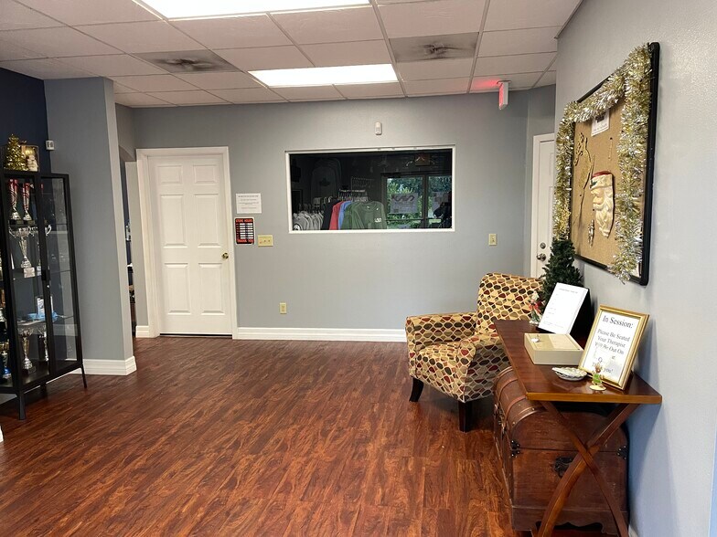 More Photos Of 21422 Carson Dr, Land O' Lakes Warehouse For Sale