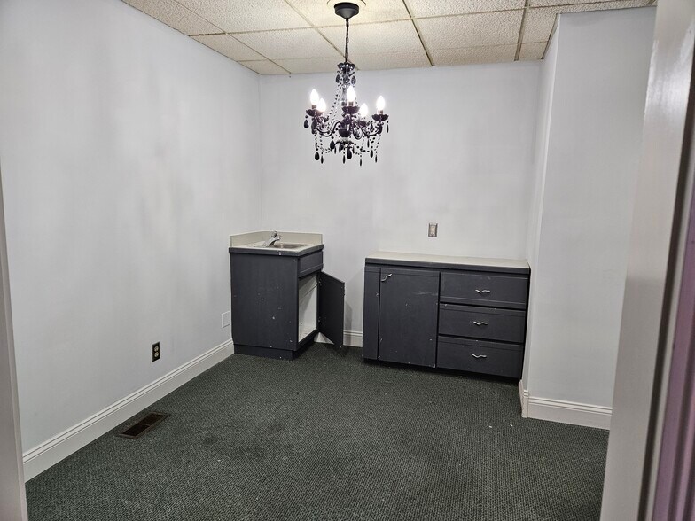 More Photos Of 5820 Gratiot Rd, Saginaw Office For Sale