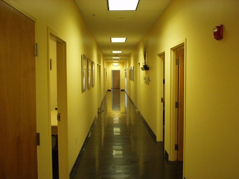 More Photos Of 4025 Seaboard Ct, Portsmouth Warehouse For Sale