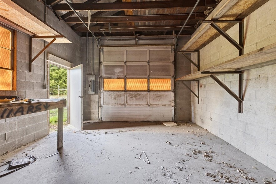 More Photos Of 211 Lee St, Saginaw Manufacturing For Sale