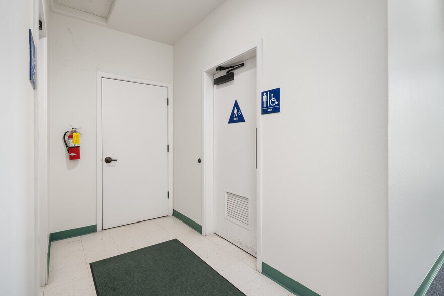 More Photos Of 106 Gateway Center Dr, Paso Robles Office For Lease