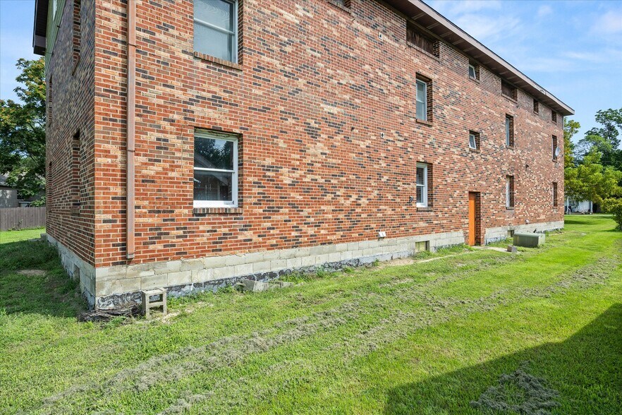 More Photos Of 170 Round House St, Braidwood Apartments For Sale