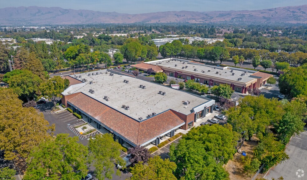 More Photos Of 2092 Concourse Dr, San Jose General Retail For Lease