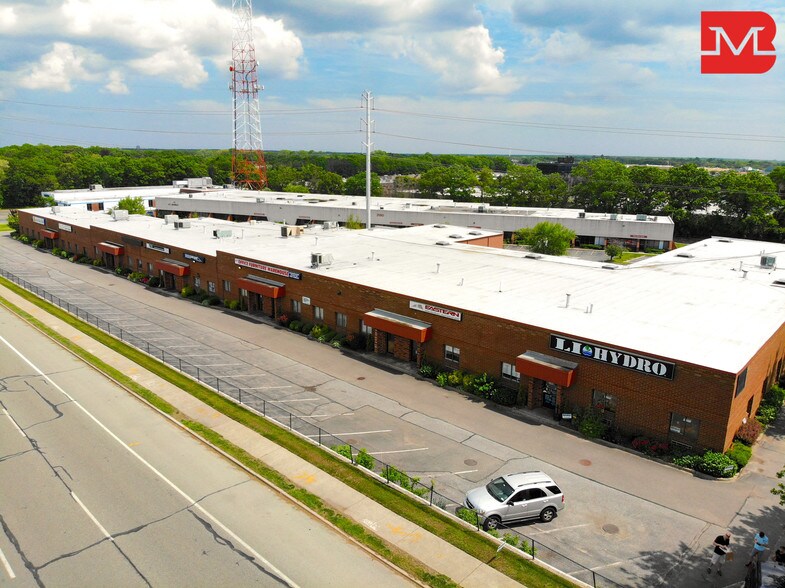 Primary Photo Of 3100-3124 Expressway Dr S, Islandia Warehouse For Lease