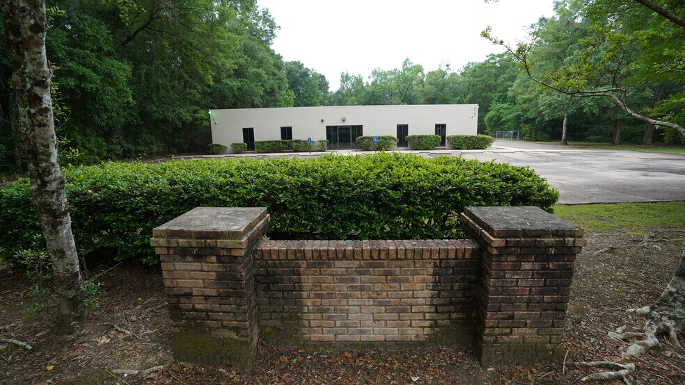 More Photos Of 7923 Airway Park Dr, Mobile Office For Sale