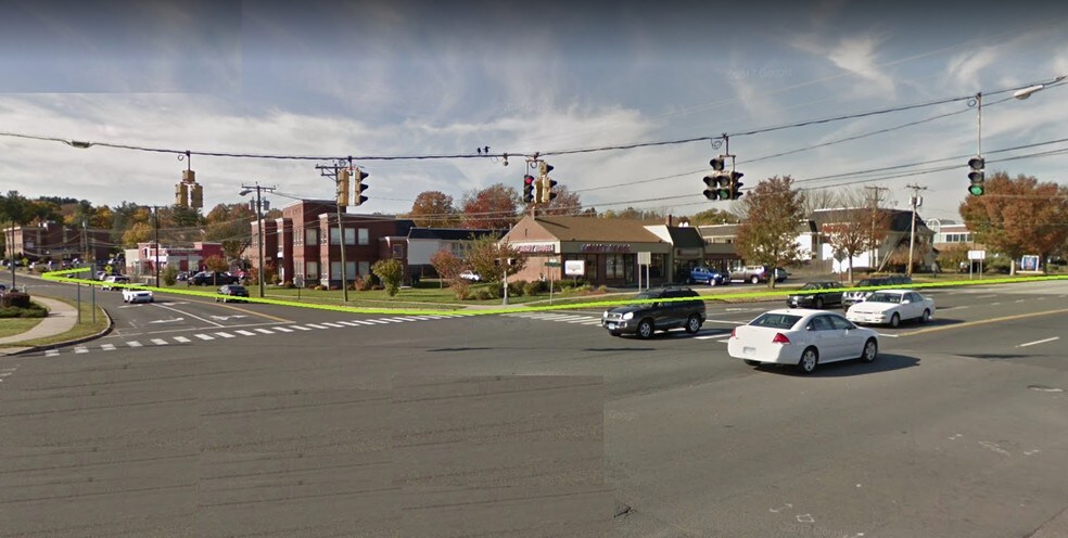 More Photos Of 27 Town Line Rd, Wethersfield Office For Lease