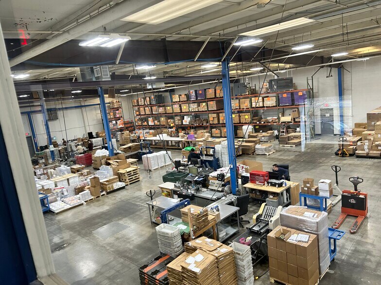 More Photos Of 1040 Cobb Industrial Dr, Marietta Manufacturing For Sale