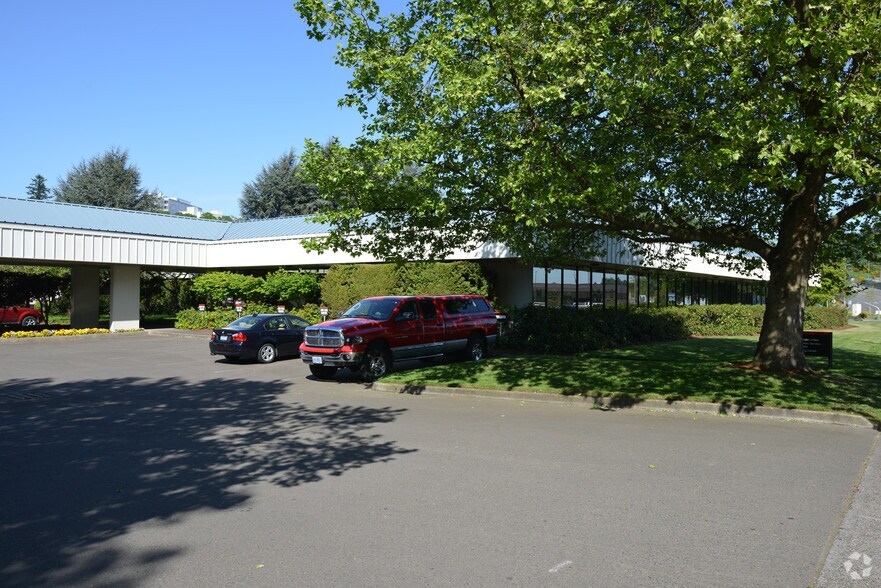 More Photos Of 4711 N Basin Ave, Portland Warehouse For Lease