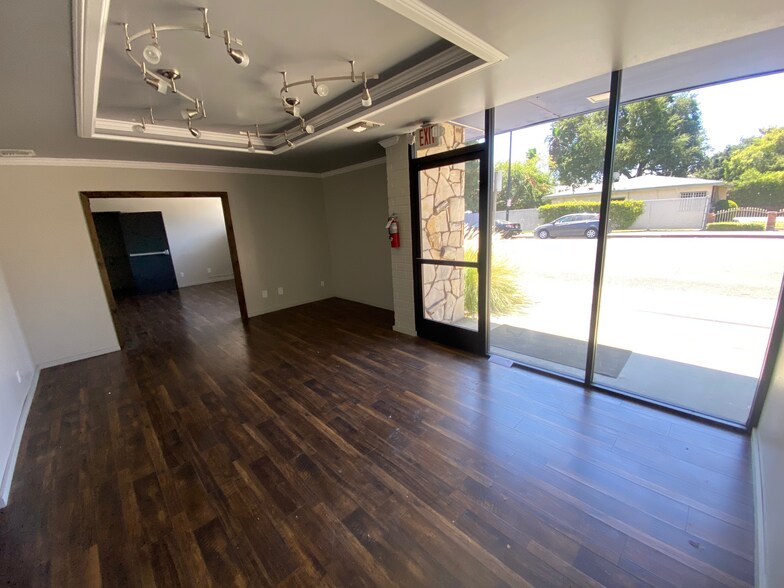 More Photos Of 2911-2919 Thornton Ave, Burbank Manufacturing For Lease