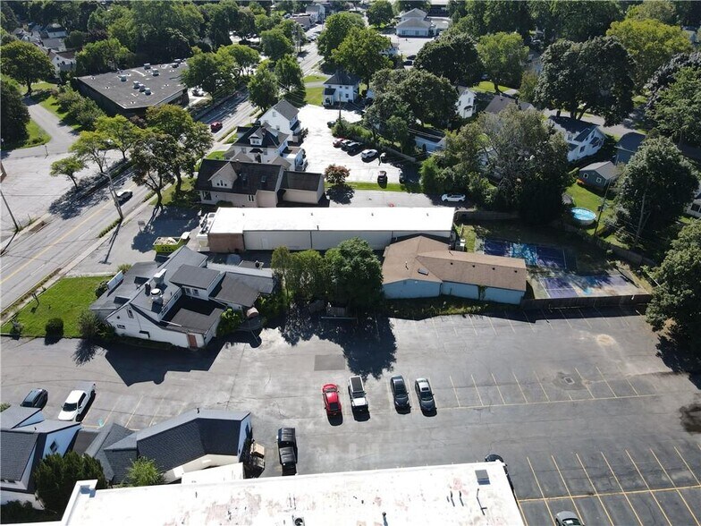 More Photos Of 2195 Monroe Ave, Rochester Freestanding For Sale