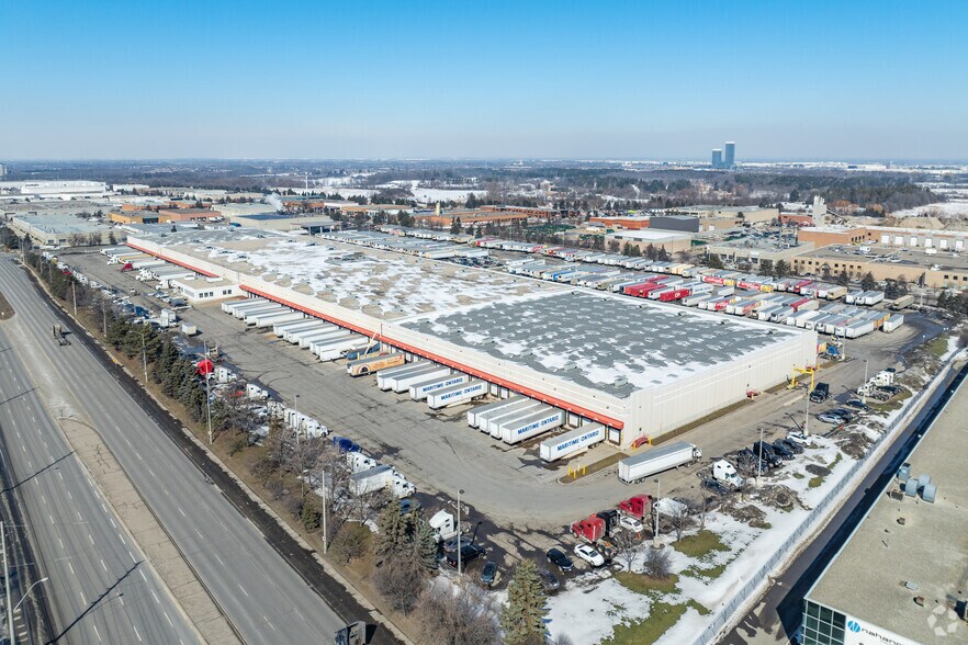 More Photos Of 8495 Goreway Dr, Brampton Warehouse For Lease