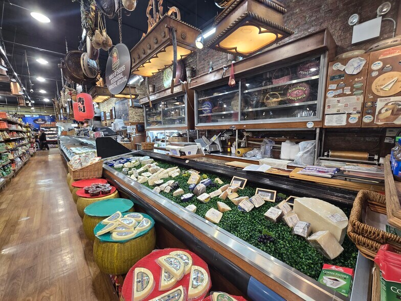 More Photos Of 226-228 Washington St, Hoboken Storefront For Sale