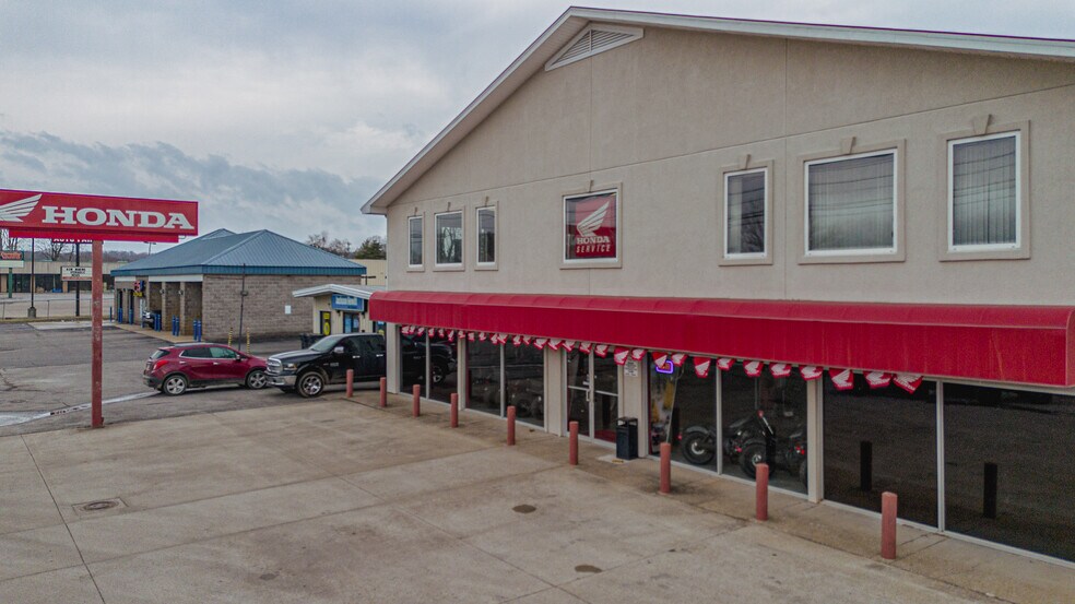 More Photos Of 1014 W Main St, Princeton Freestanding For Sale
